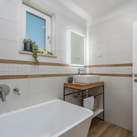 Terra Magica Heated Pool Sauna And Jacuzzi *