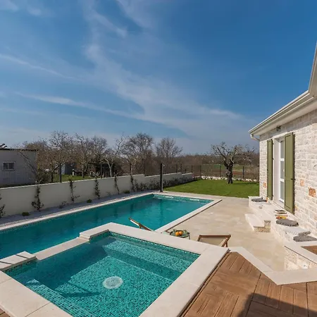 Villa Terra Magica Heated Pool Sauna And Jacuzzi *