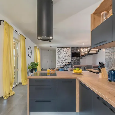 Terra Magica Heated Pool Sauna And Jacuzzi Villa Rapavel