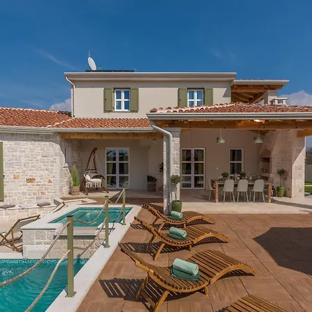 Villa Terra Magica Heated Pool Sauna And Jacuzzi *