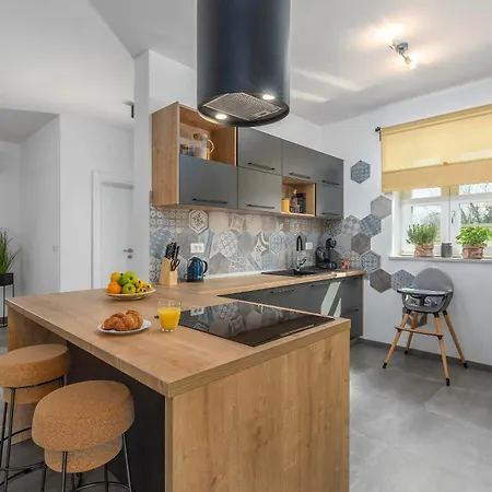 Terra Magica Heated Pool Sauna And Jacuzzi *