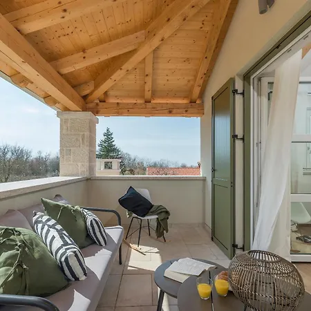 Villa Terra Magica Heated Pool Sauna And Jacuzzi