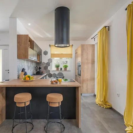 Terra Magica Heated Pool Sauna And Jacuzzi *