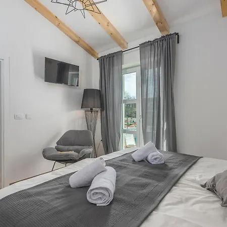 Villa Terra Magica Heated Pool Sauna And Jacuzzi *