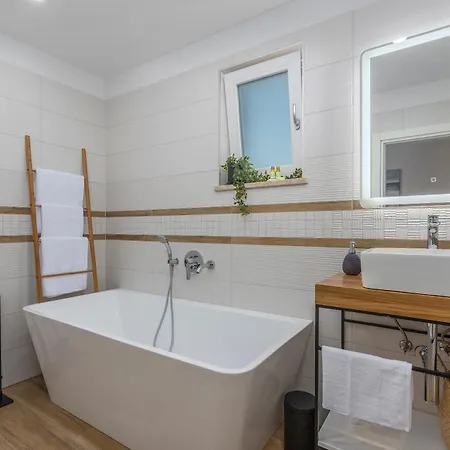 Terra Magica Heated Pool Sauna And Jacuzzi Willa *