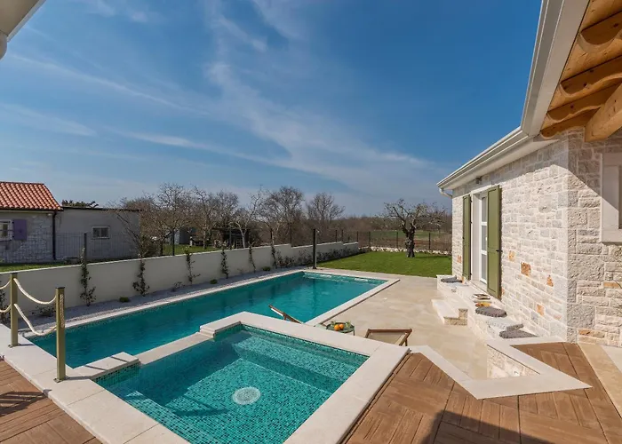 فيلة Terra Magica Heated Pool Sauna And Jacuzzi *