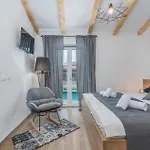 Terra Magica Heated Pool Sauna And Jacuzzi Vila *