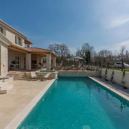 Terra Magica Heated Pool Sauna And Jacuzzi Villa Rapavel