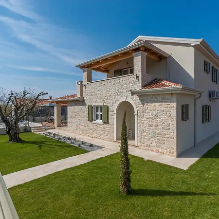 Terra Magica Heated Pool Sauna And Jacuzzi *