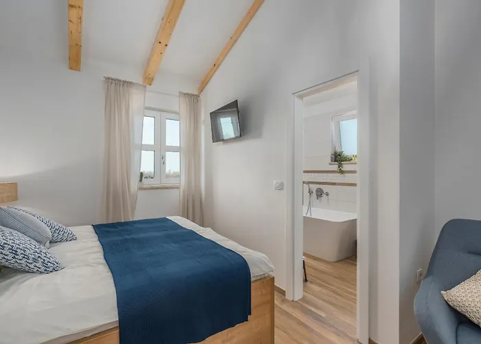 Vila Terra Magica Heated Pool Sauna And Jacuzzi Rapavel