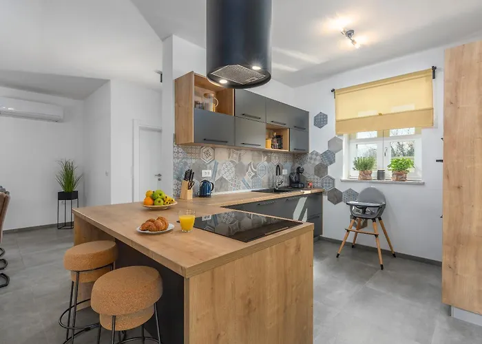 Terra Magica Heated Pool Sauna And Jacuzzi *