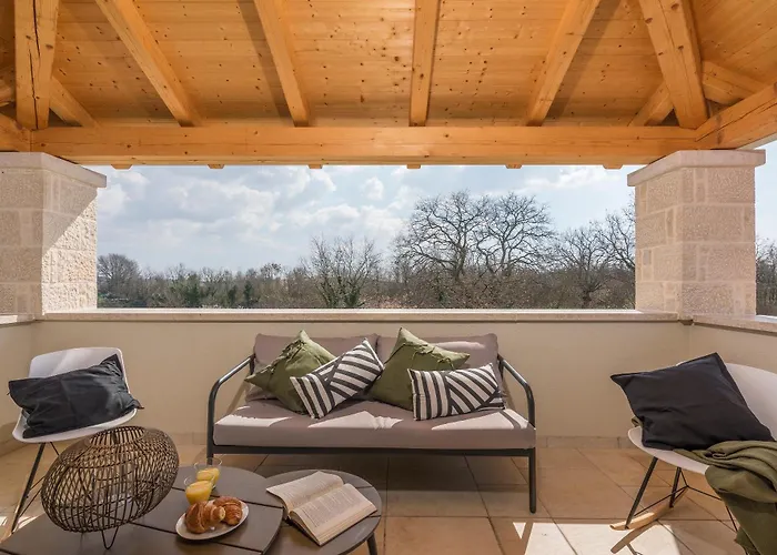 Terra Magica Heated Pool Sauna And Jacuzzi Vila