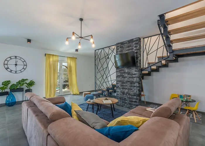 Terra Magica Heated Pool Sauna And Jacuzzi Vila Rapavel